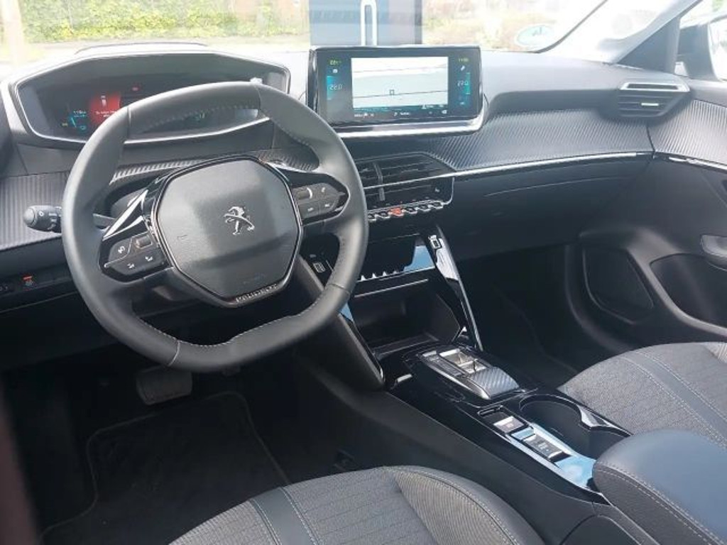 Peugeot e-208