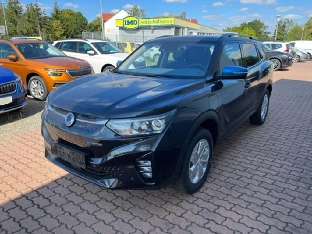 SsangYong Korando E-MOTION PLATINUM+AHK 1.500 kg+1.HAND+