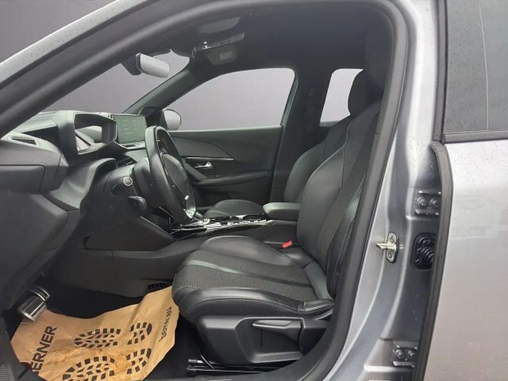 Peugeot e-2008