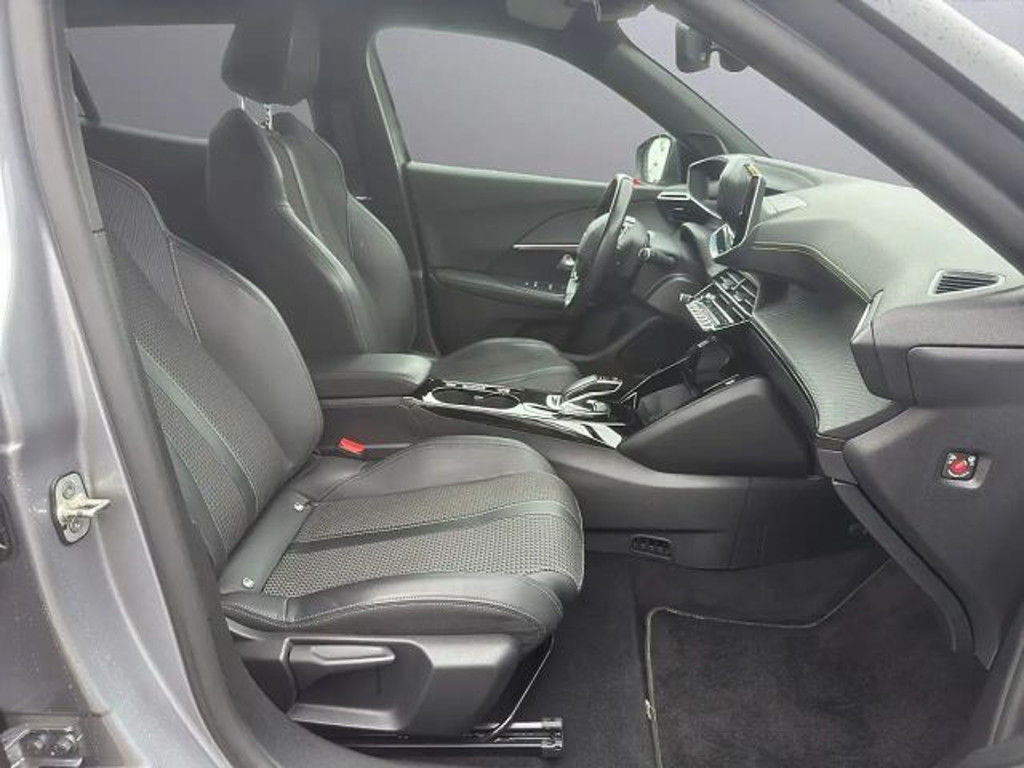 Peugeot e-2008