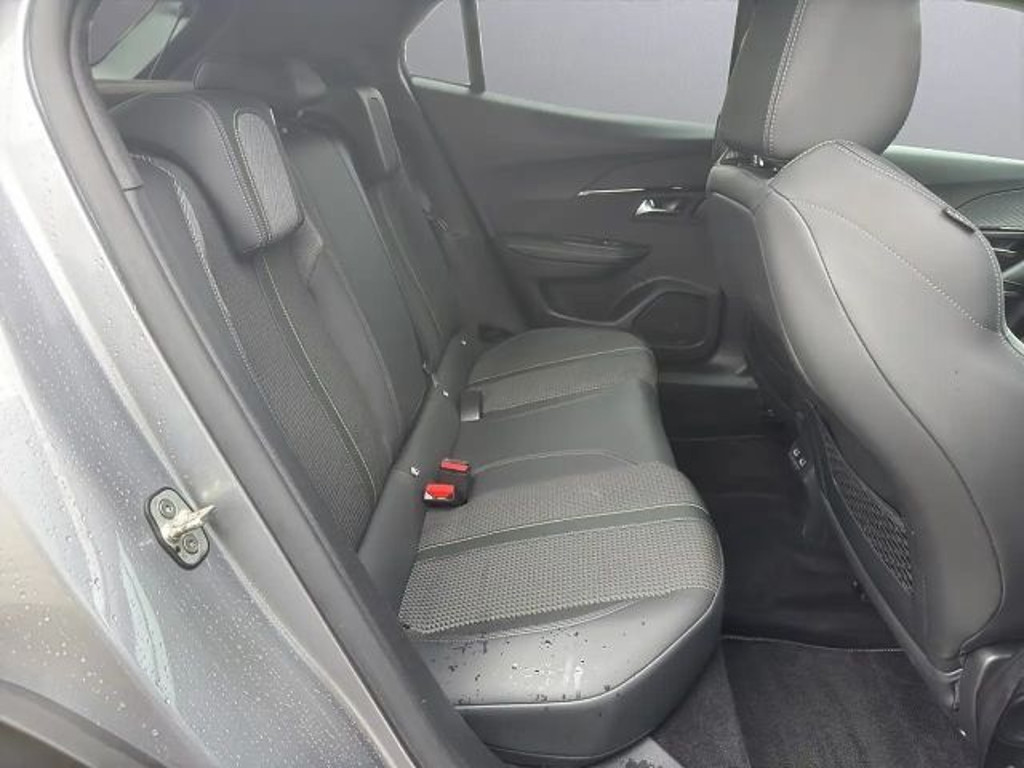 Peugeot e-2008