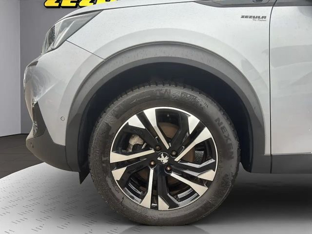Peugeot e-2008
