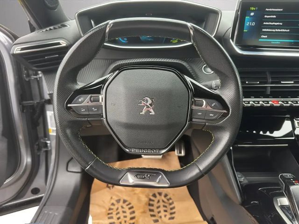 Peugeot e-2008