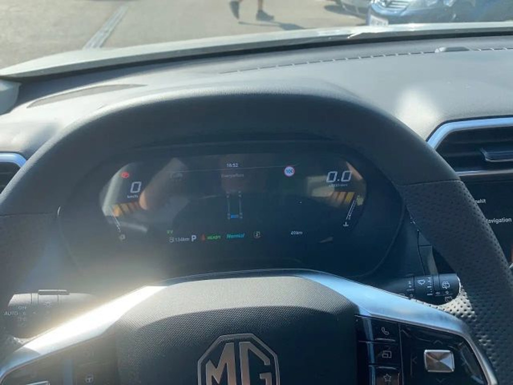 MG ZS
