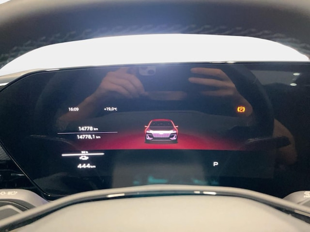 Audi A6 e-tron