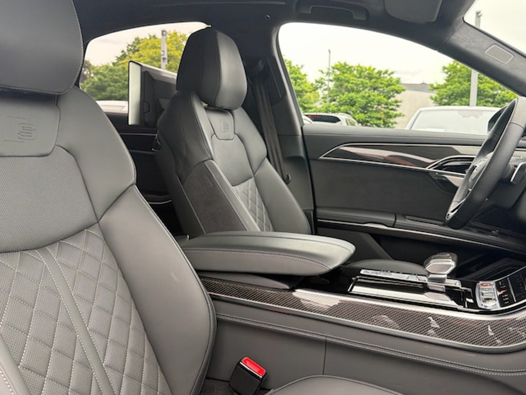Audi S8