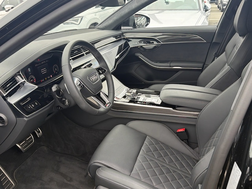Audi S8