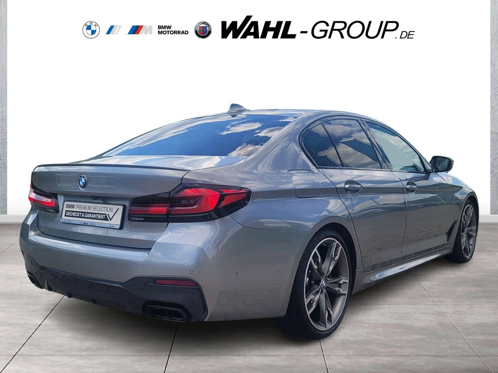 BMW M550