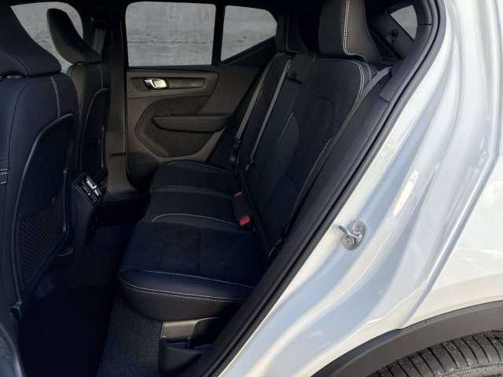 Volvo EX40
