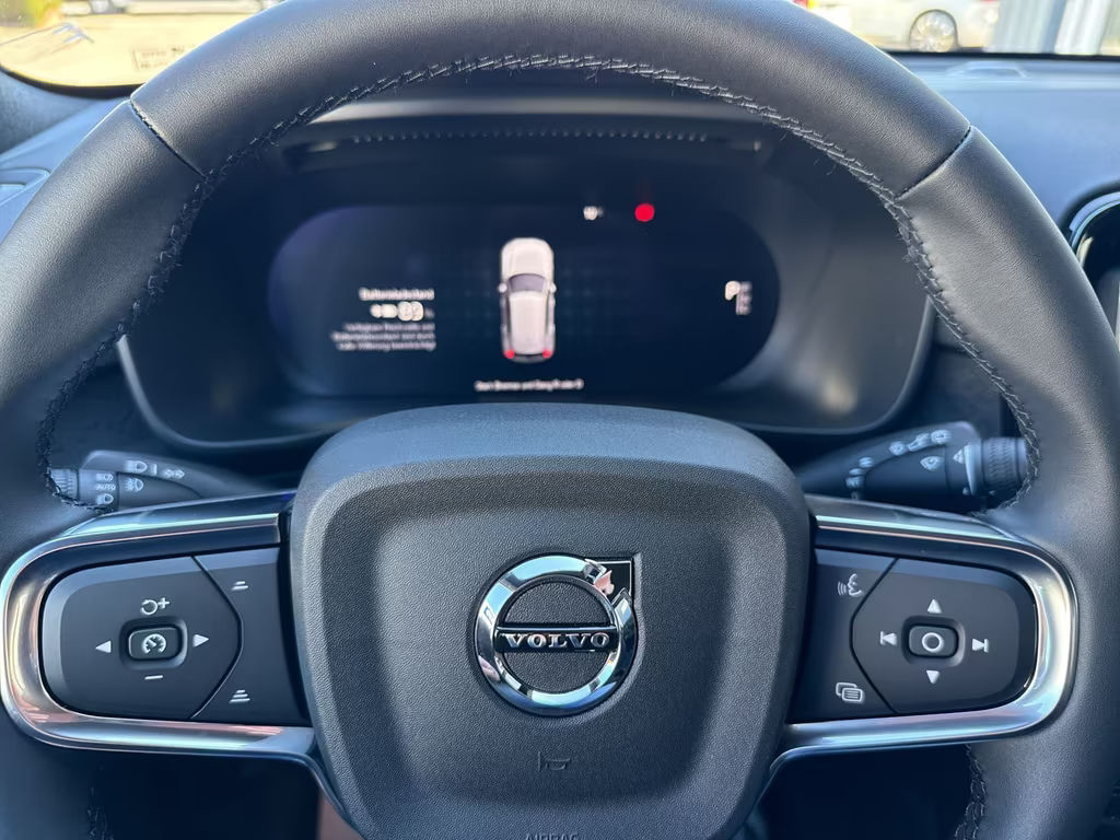 Volvo EX40