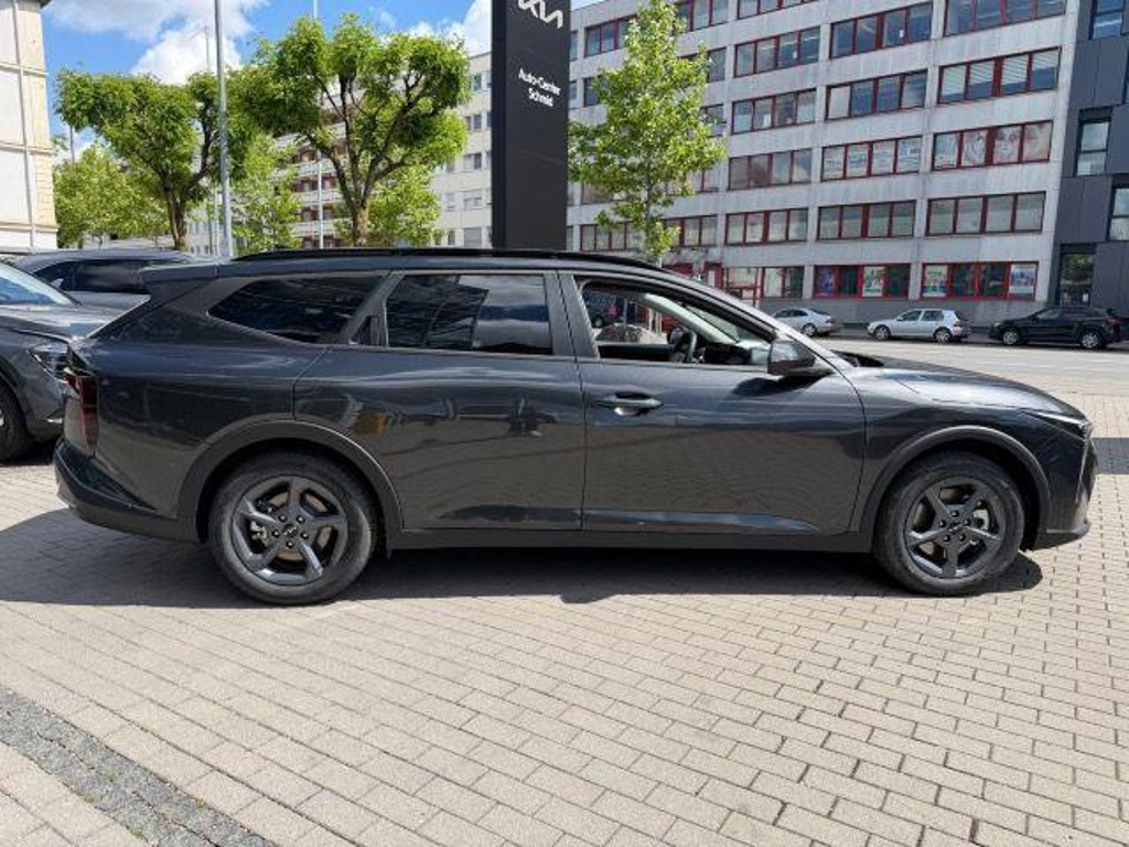 Kia K4