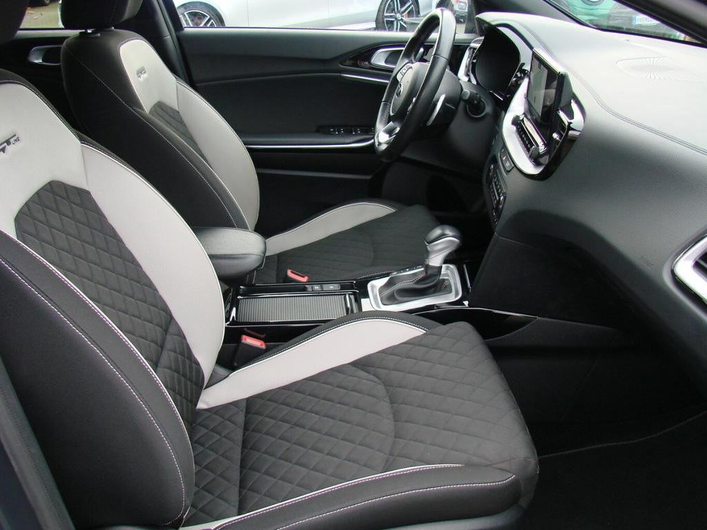 Kia ProCeed