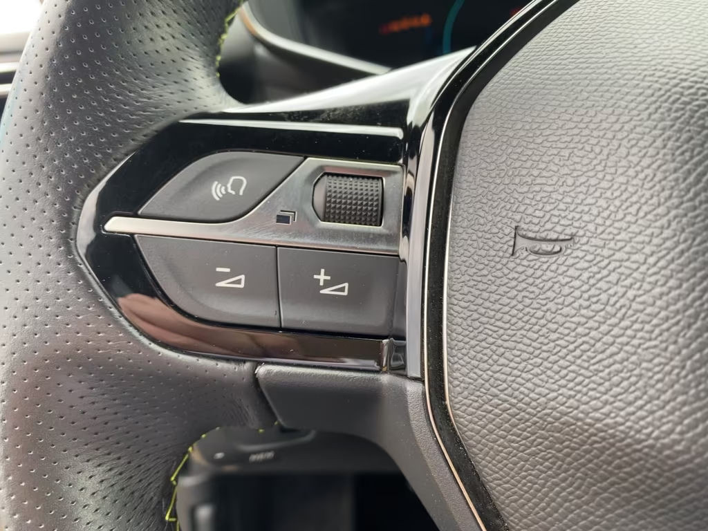 Peugeot e-2008