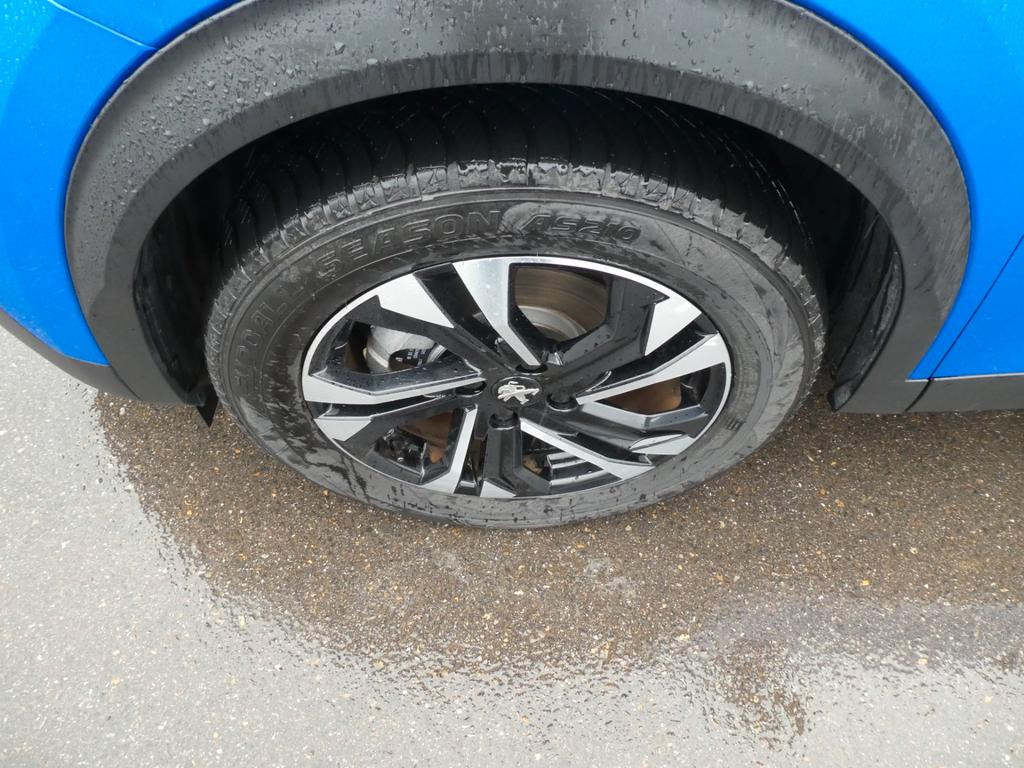 Peugeot e-2008
