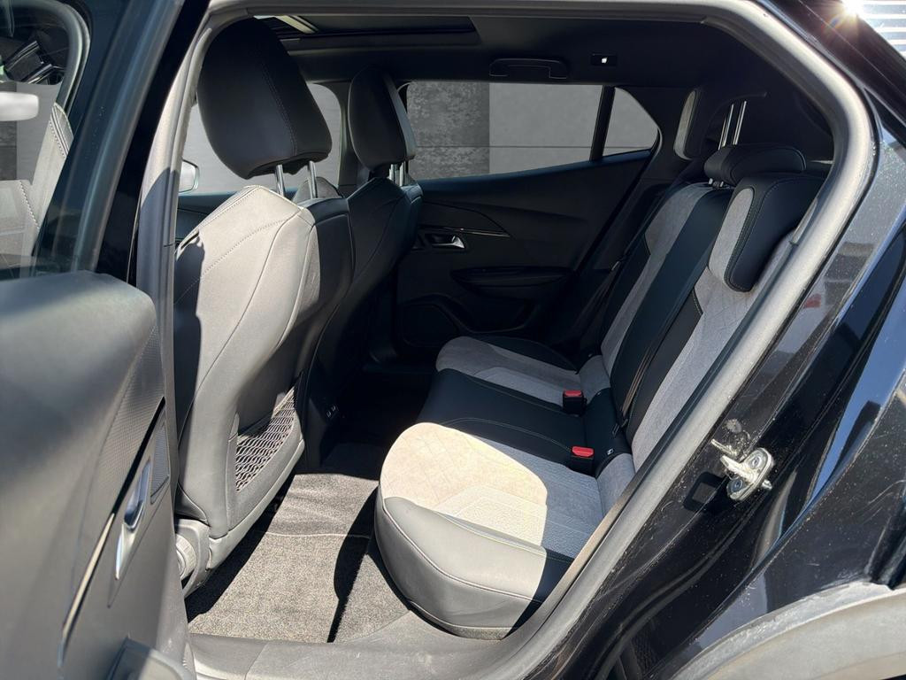 Peugeot e-2008