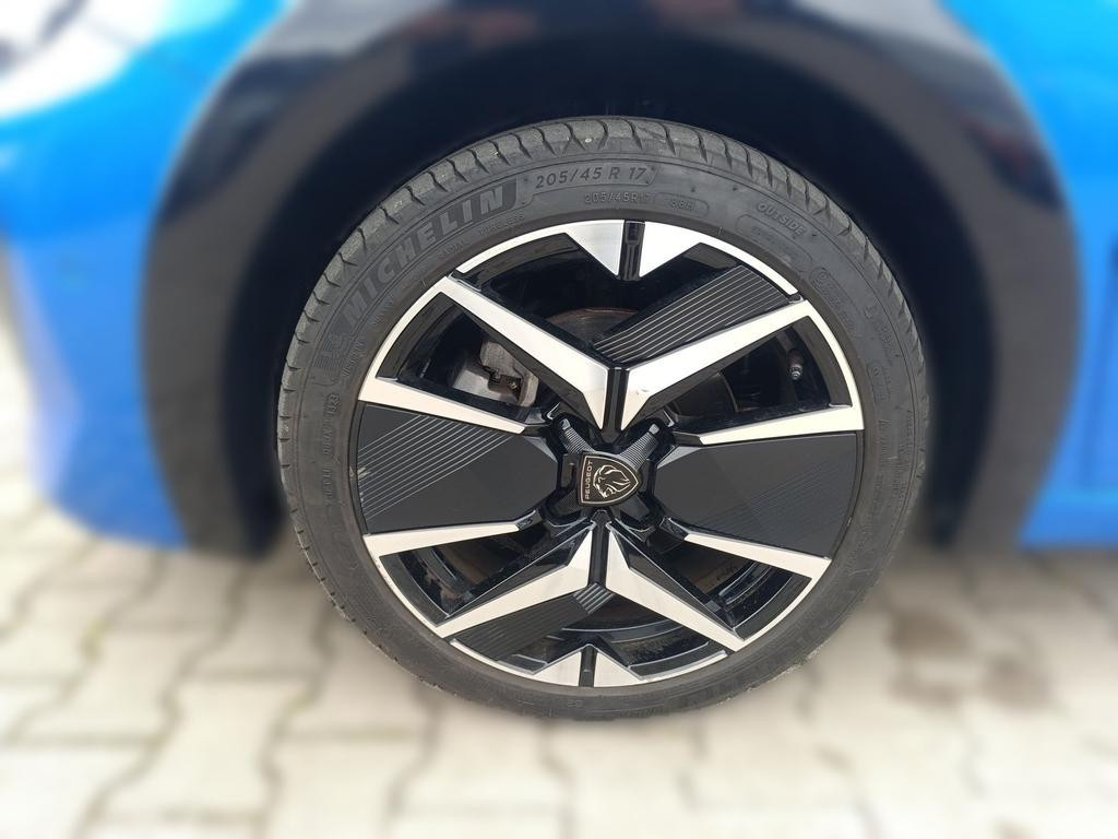 Peugeot e-208