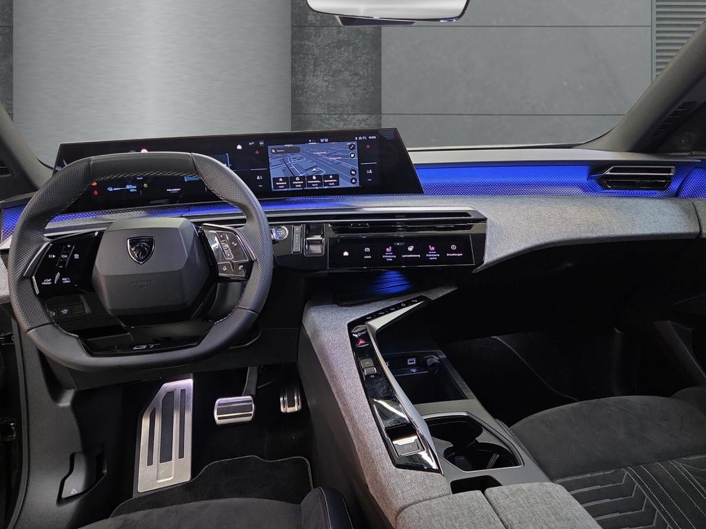 Peugeot E-3008