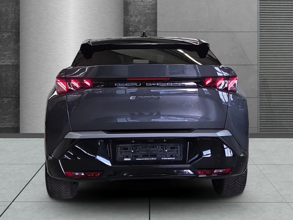 Peugeot E-3008