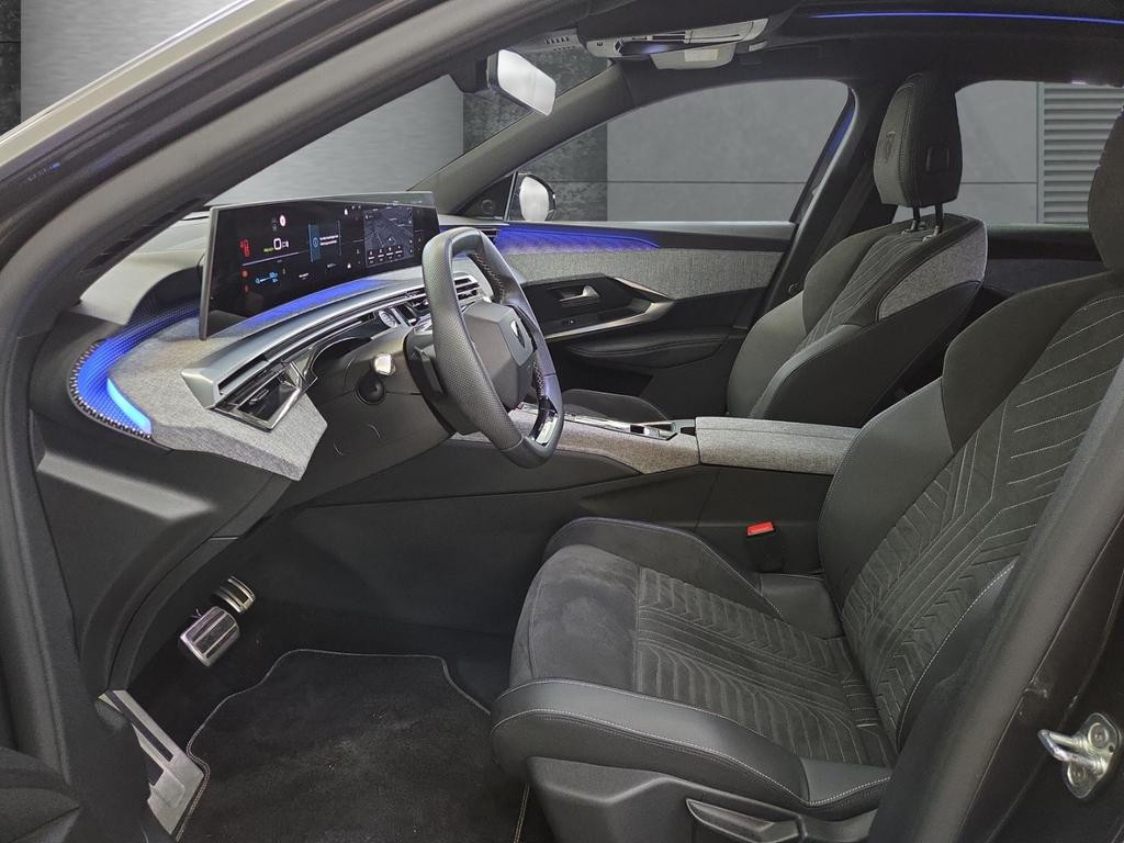 Peugeot E-3008