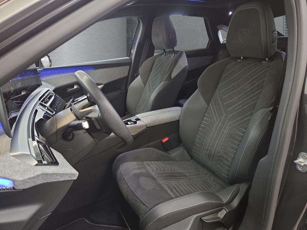 Peugeot E-3008