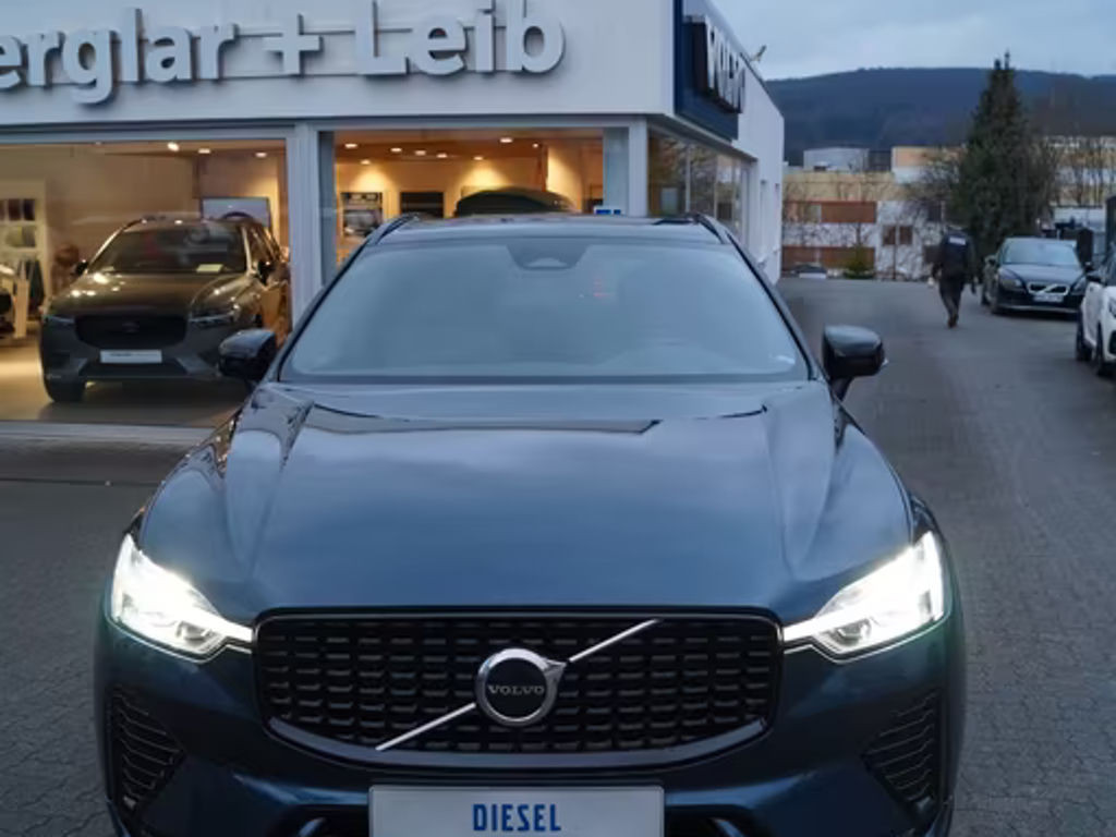 Volvo XC60 Plus Dark