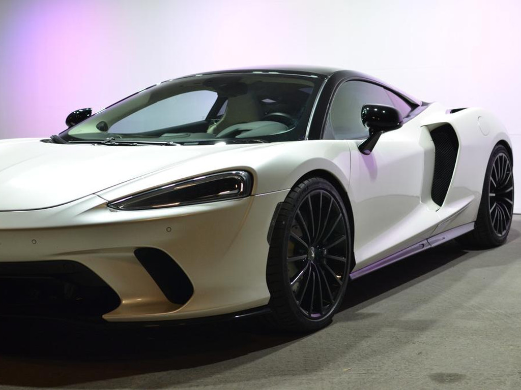 McLaren GT