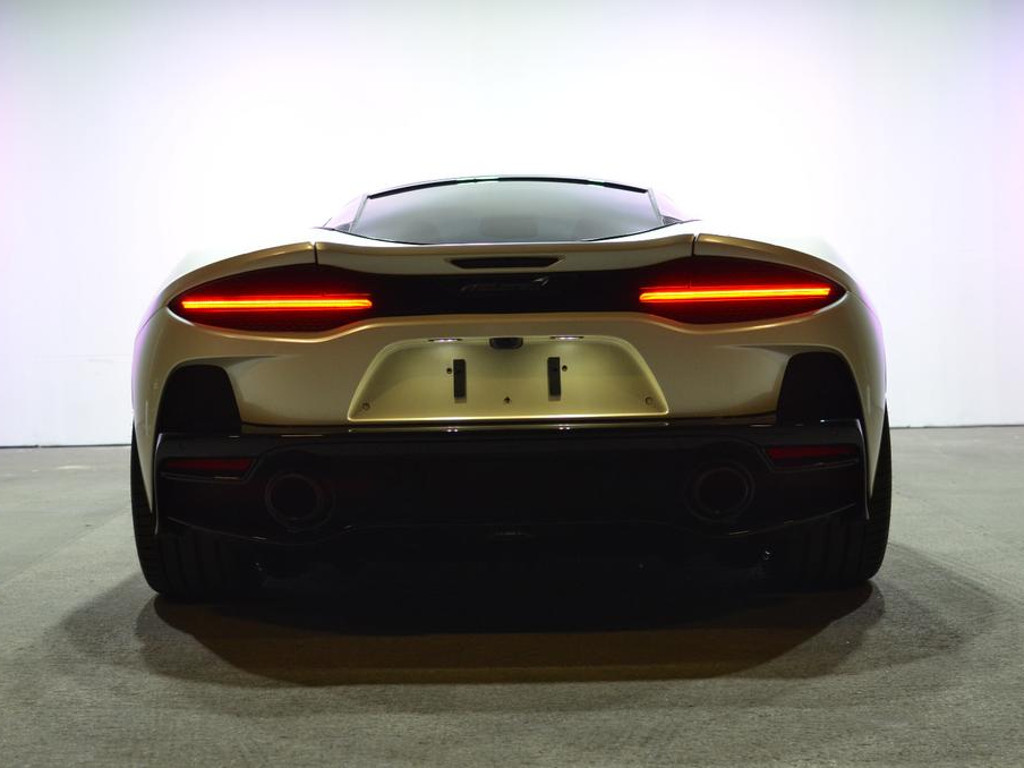 McLaren GT
