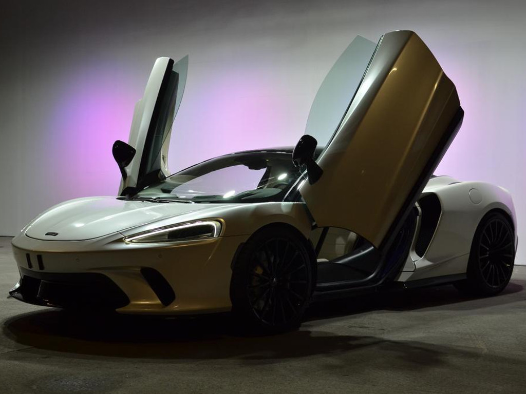 McLaren GT