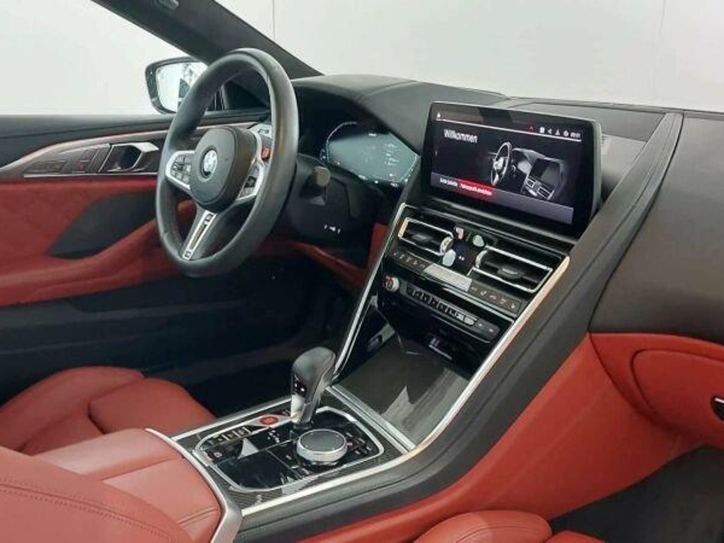BMW M8