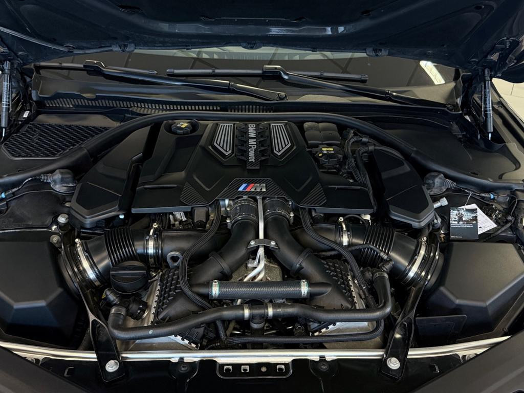 BMW M8