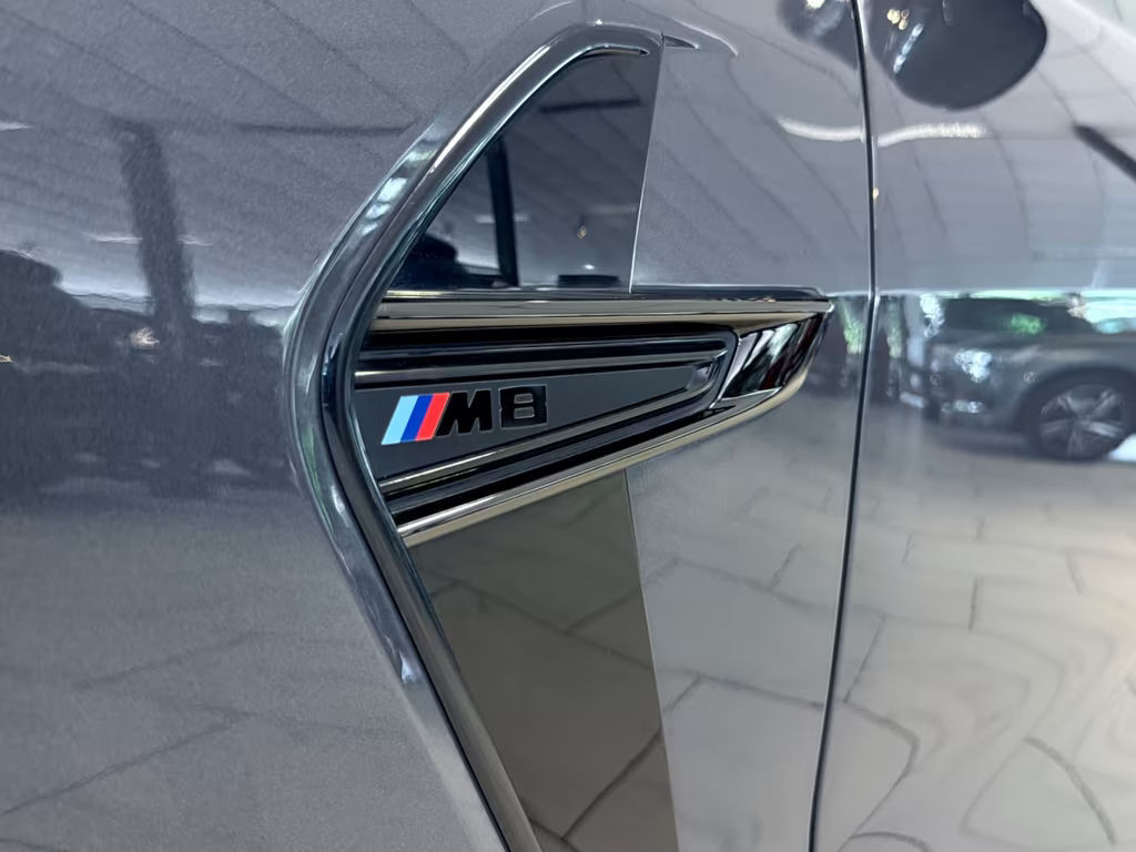 BMW M8