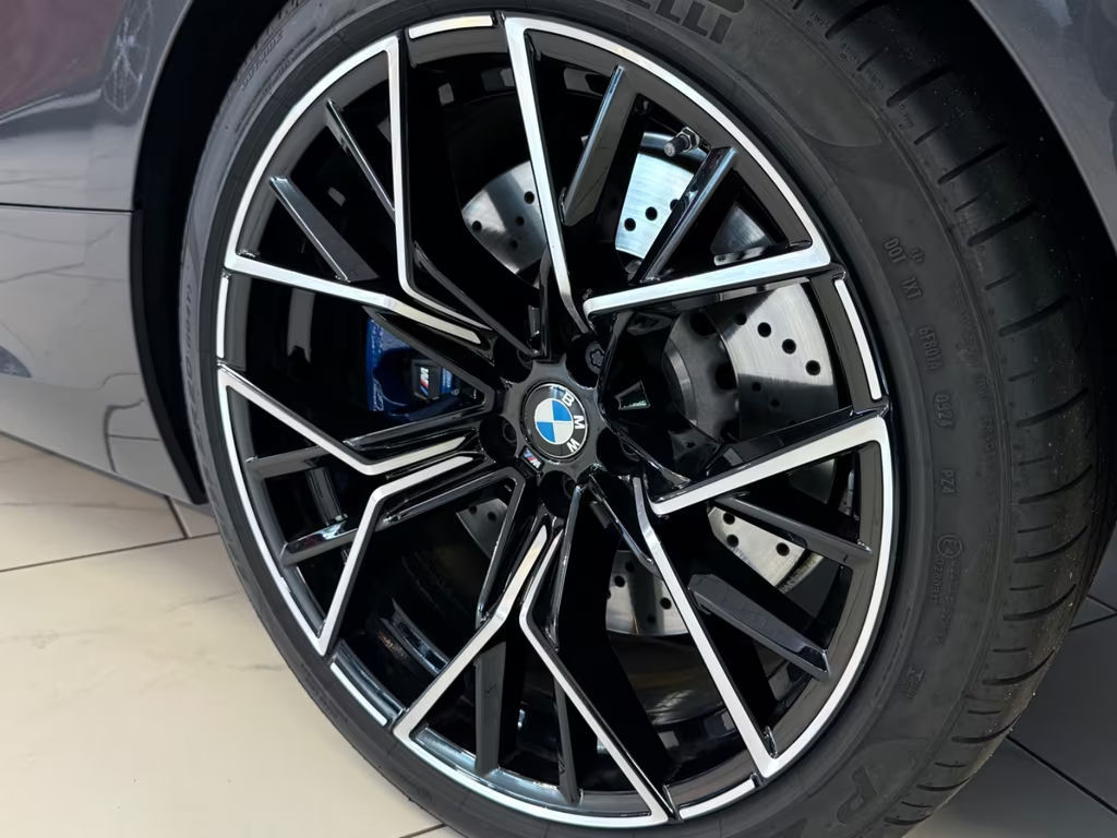 BMW M8