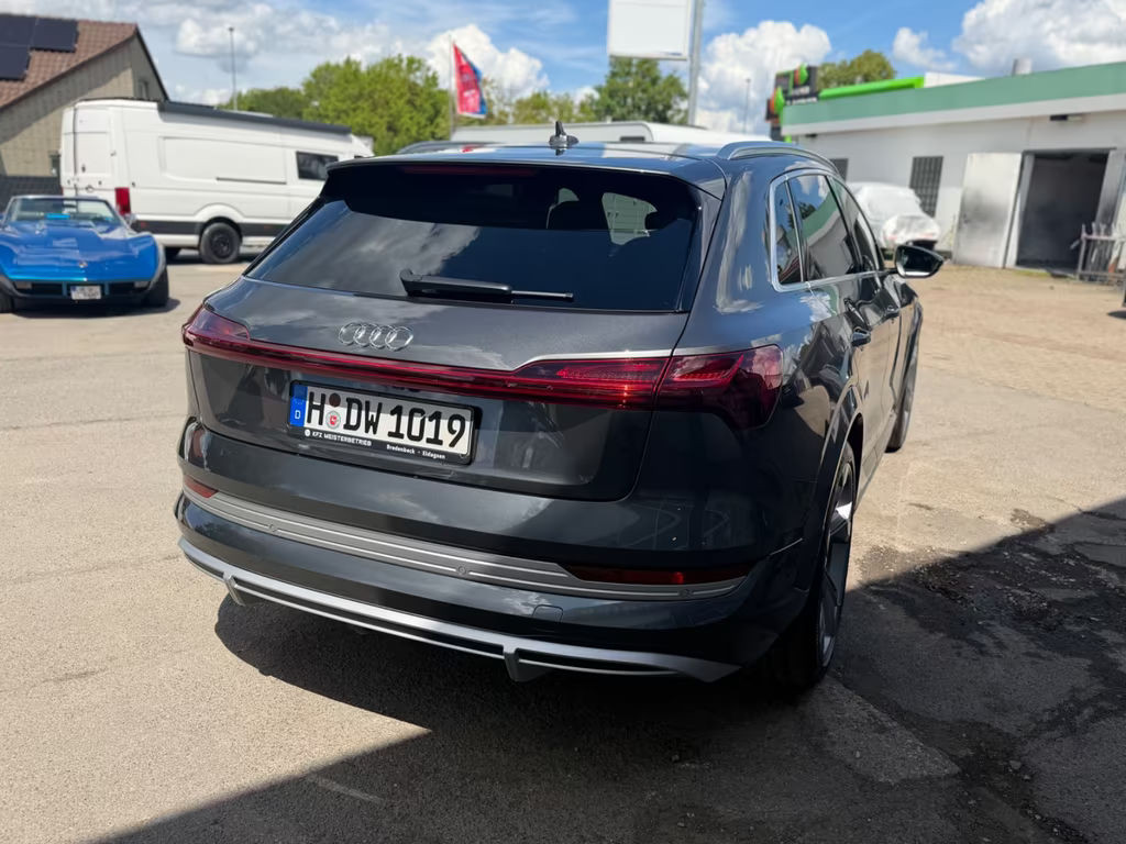 Audi e-tron