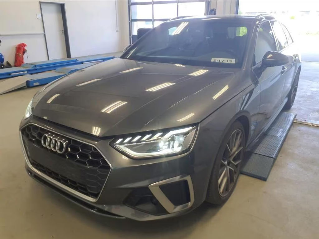 Audi A4 Quattro S-Line 50 TDI
