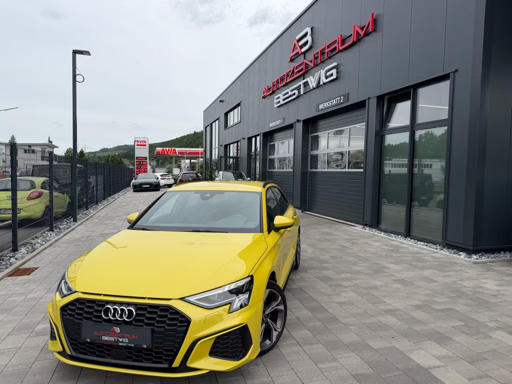 Audi A3 Sportback Sedan S-Line 35 TFSI