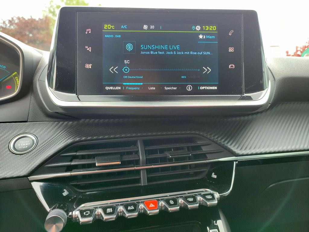Peugeot e-208