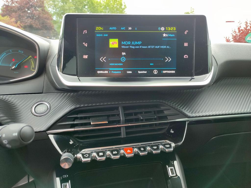 Peugeot e-208