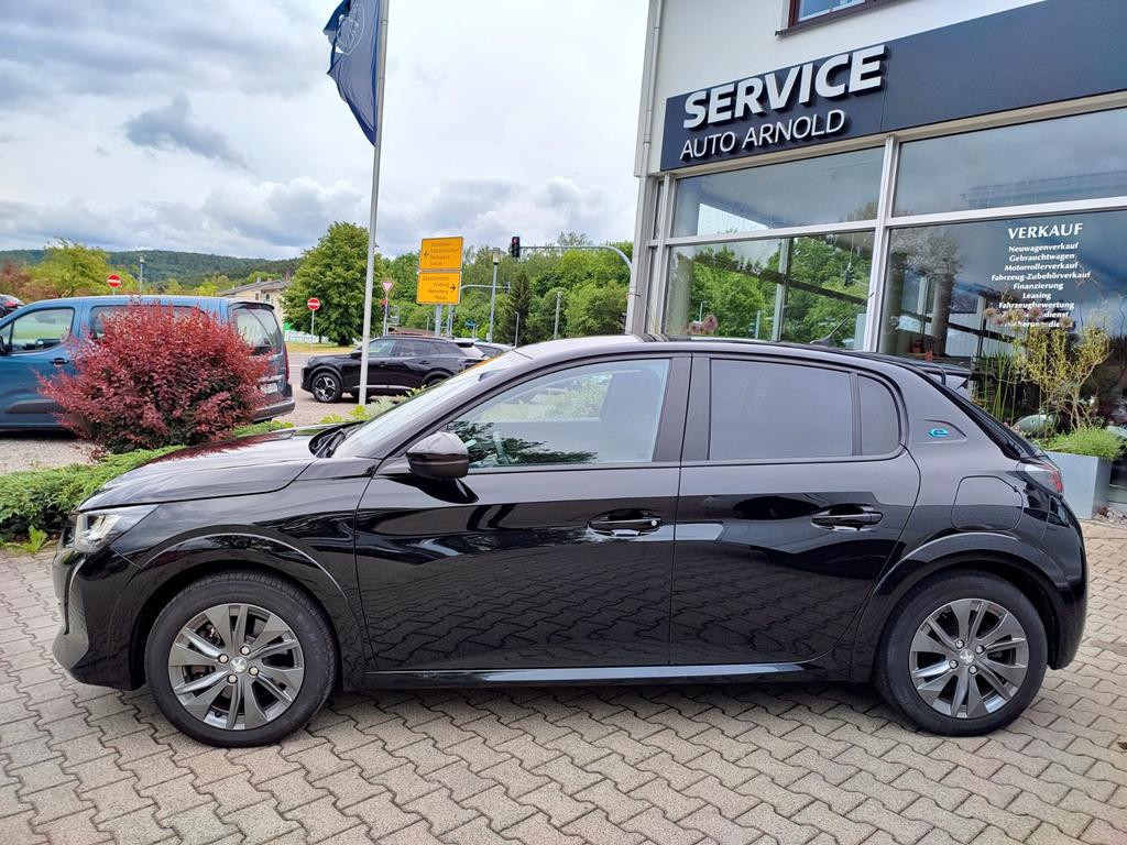 Peugeot e-208