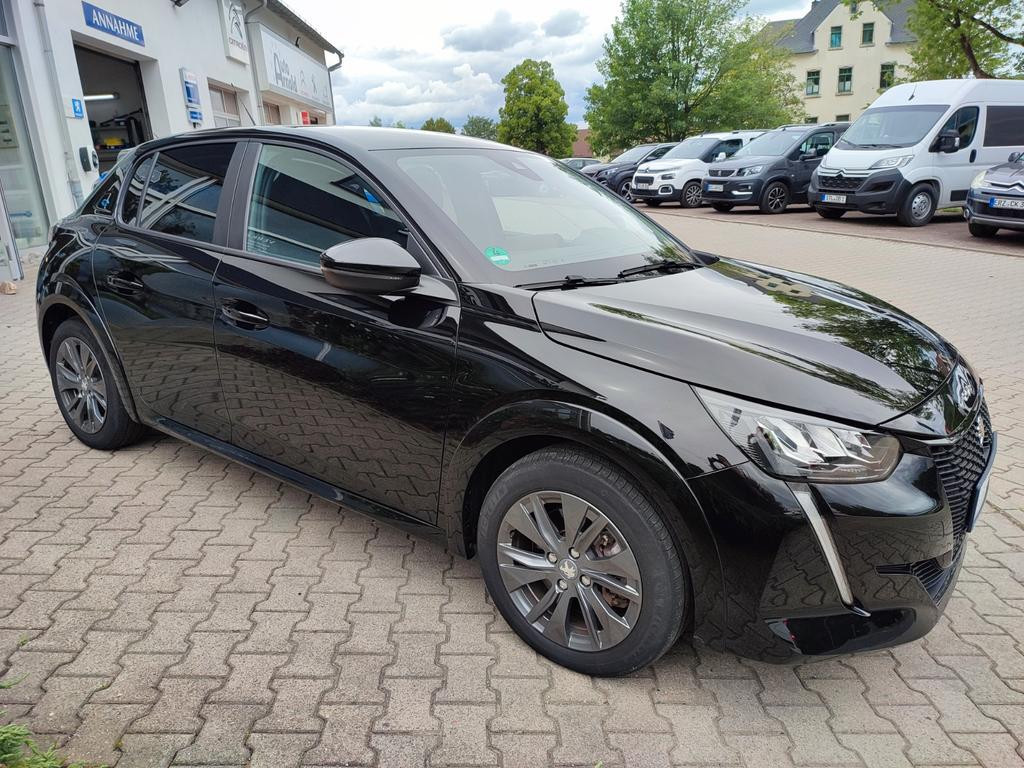 Peugeot e-208