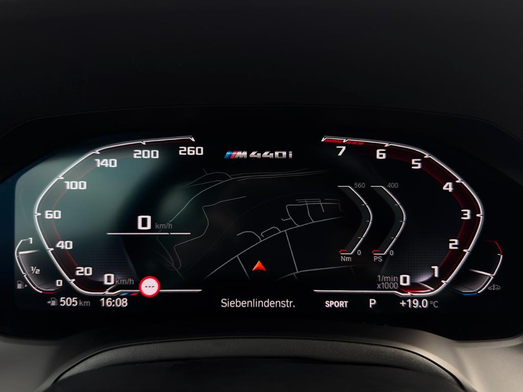 BMW M440