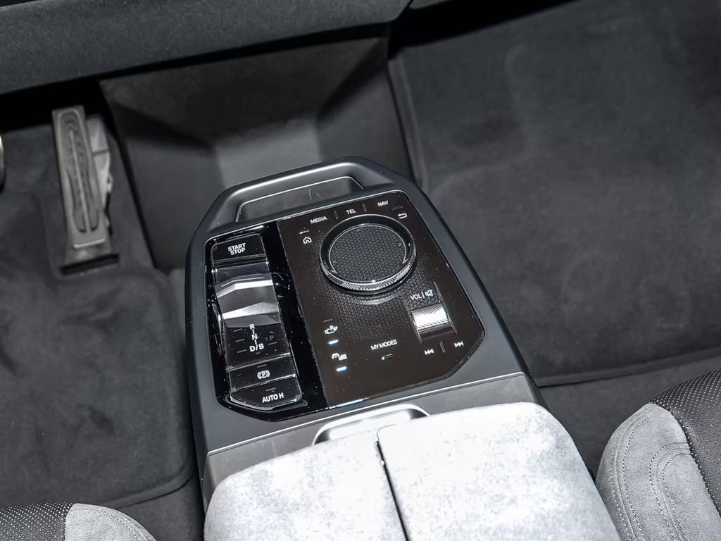 BMW iX