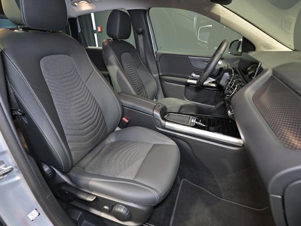 Mercedes-Benz B-Klasse B 180 MULTI/AHK/SHZ/RFK/