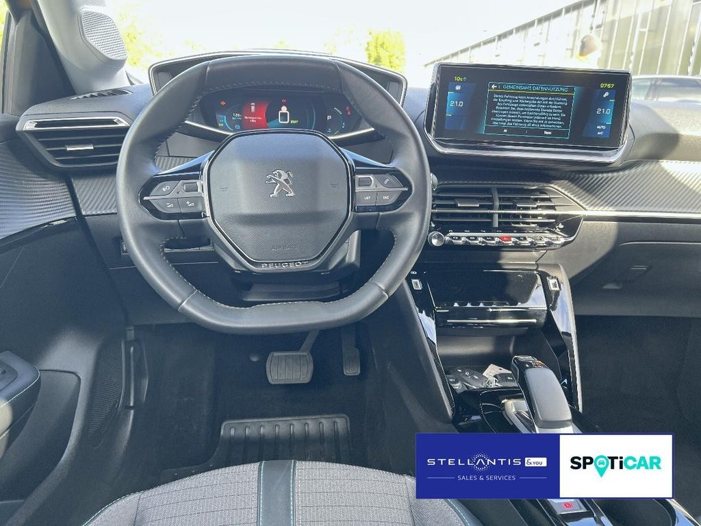 Peugeot e-208