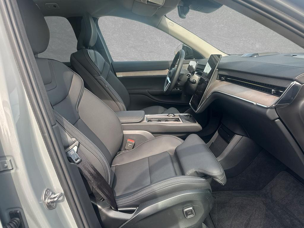 Volvo EX90