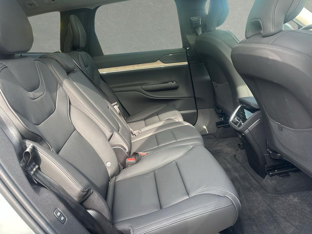 Volvo EX90