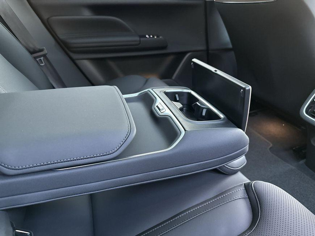 Volvo ES90