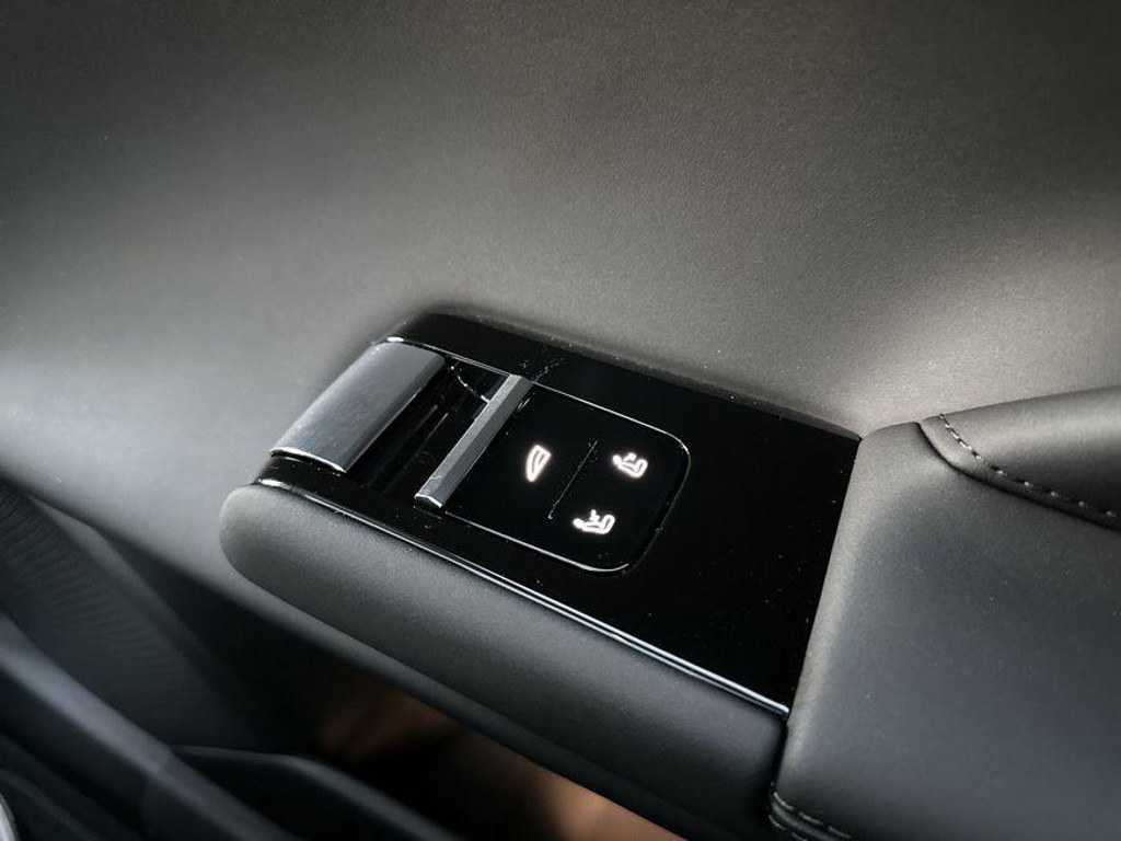 Volvo ES90
