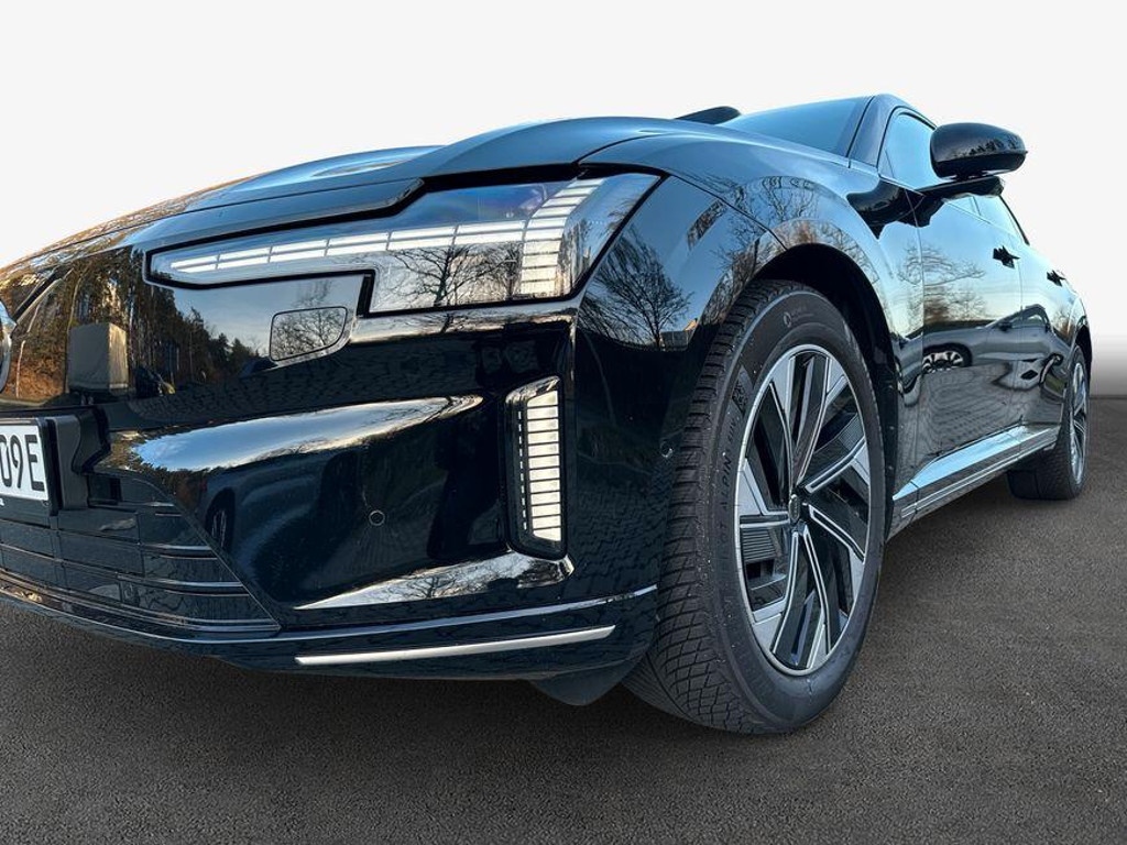 Volvo ES90