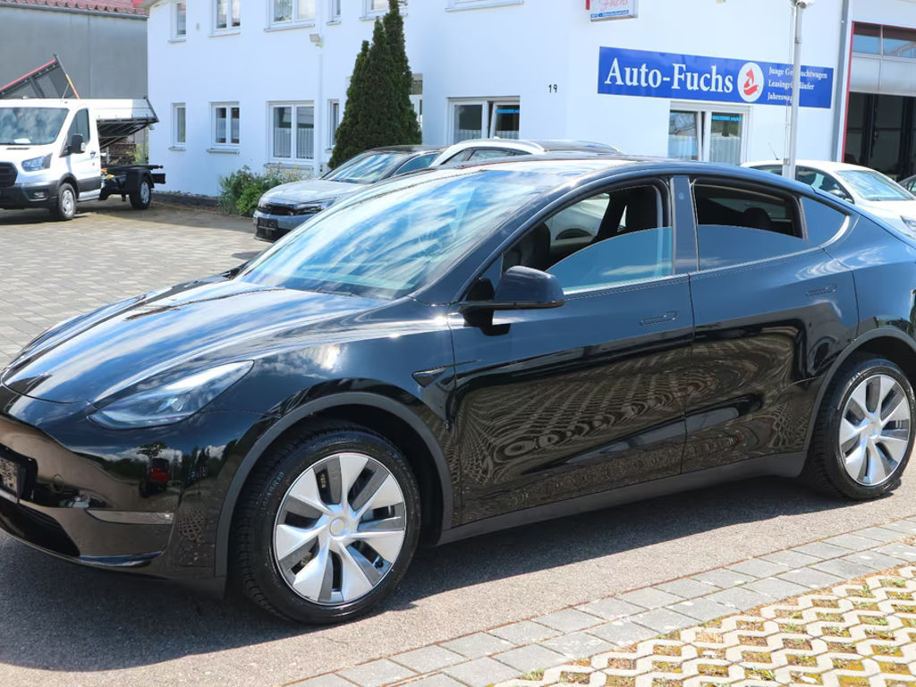 Tesla Model Y Long Range Dual Motor AWD