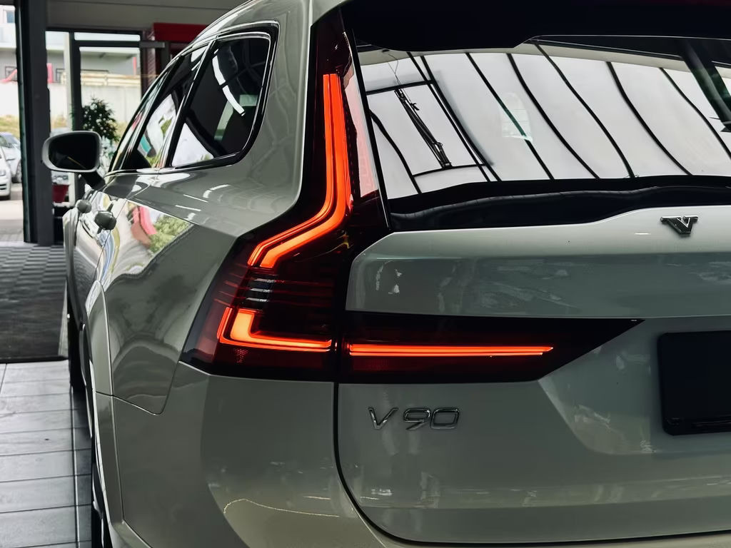 Volvo V90 Cross Country